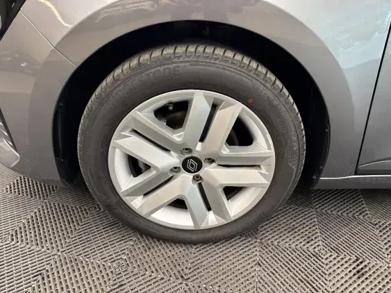 RENAULT CLIO V - voiture d'occasion - Photo 23