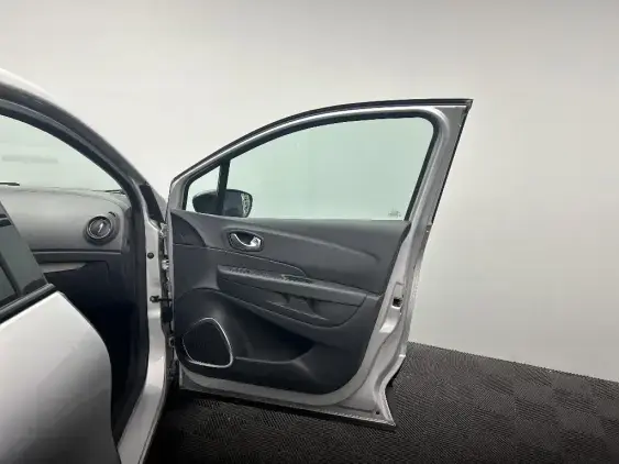 RENAULT CAPTUR - voiture d'occasion - Photo 17