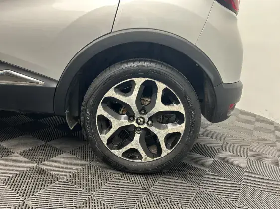 RENAULT CAPTUR - voiture d'occasion - Photo 20