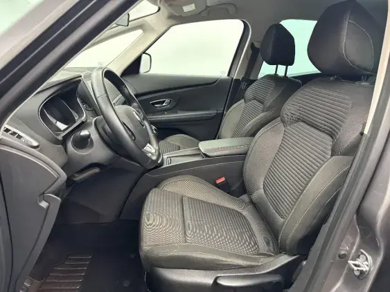 RENAULT SCENIC IV - voiture d'occasion - Photo 18