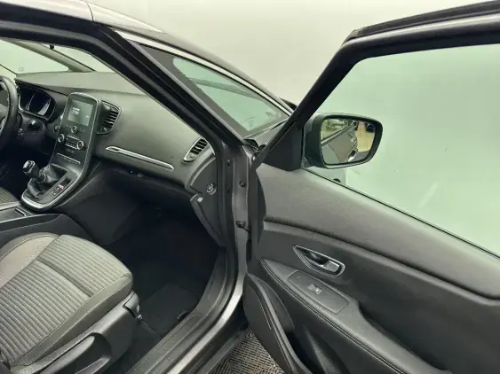 RENAULT SCENIC IV - voiture d'occasion - Photo 20