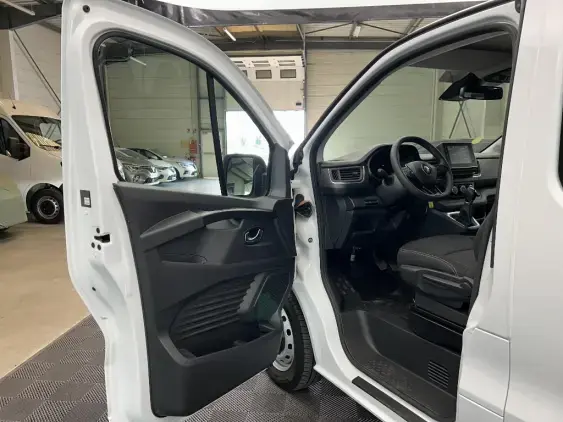 RENAULT TRAFIC FG III - voiture d'occasion - Photo 17