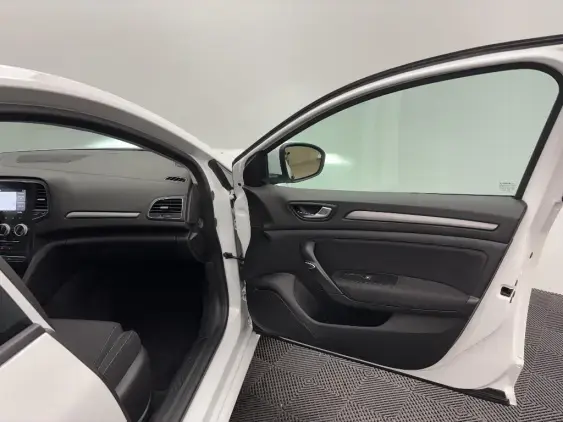 RENAULT MEGANE IV - voiture d'occasion - Photo 18