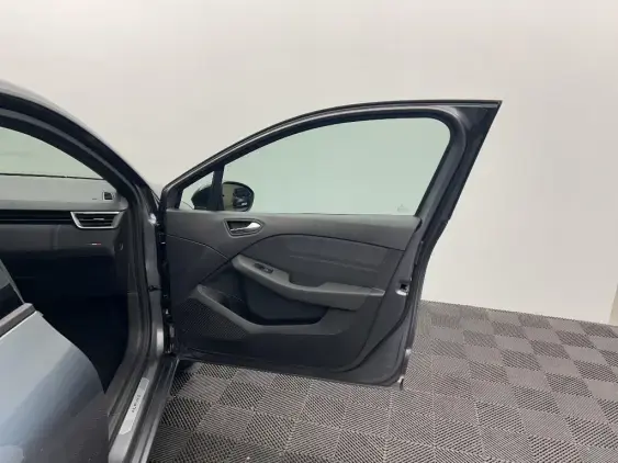 RENAULT CLIO V - voiture d'occasion - Photo 19