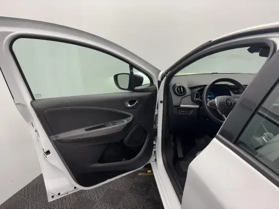 RENAULT ZOE - voiture d'occasion - Photo 17
