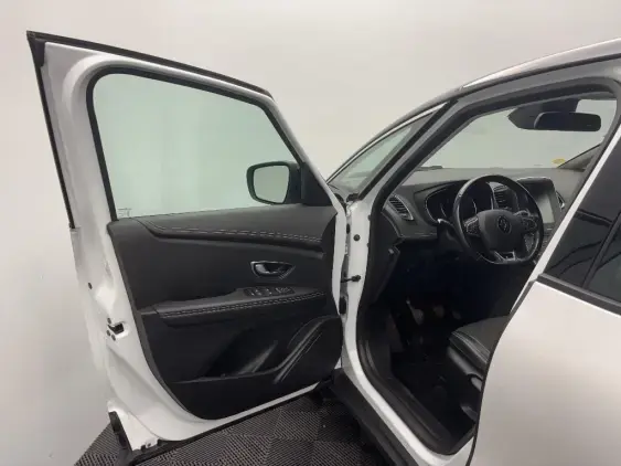 RENAULT SCENIC IV - voiture d'occasion - Photo 16