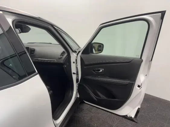 RENAULT SCENIC IV - voiture d'occasion - Photo 17