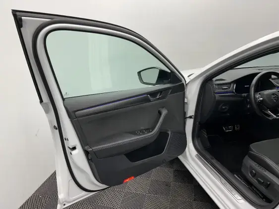 SKODA SUPERB III - voiture d'occasion - Photo 17