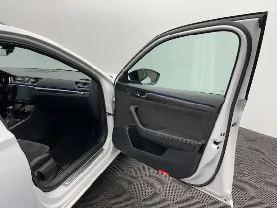 SKODA SUPERB III - voiture d'occasion - Photo 18