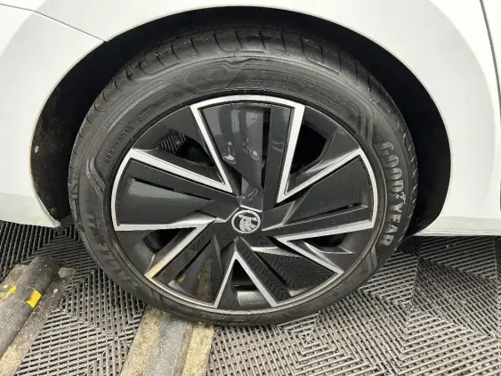 SKODA SUPERB III - voiture d'occasion - Photo 22