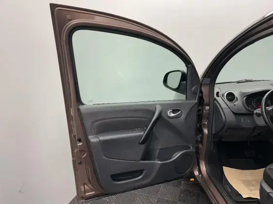 RENAULT KANGOO II - voiture d'occasion - Photo 17