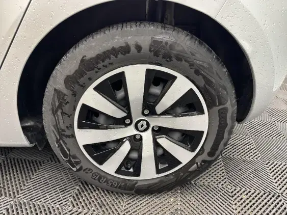 RENAULT CLIO V - voiture d'occasion - Photo 23