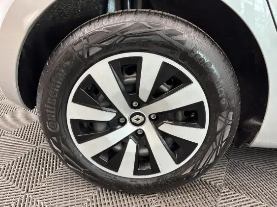 RENAULT CLIO V - voiture d'occasion - Photo 23