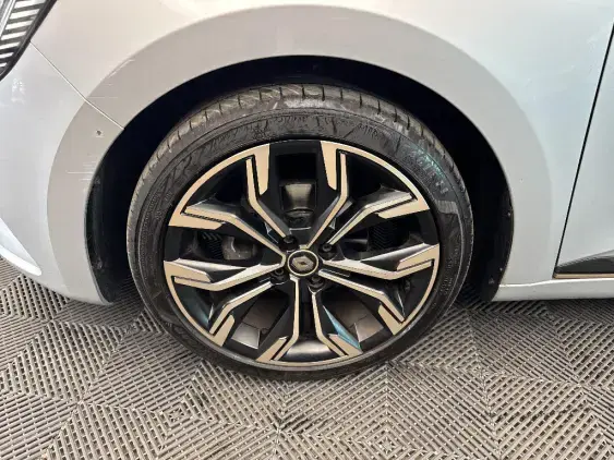 RENAULT CLIO V - voiture d'occasion - Photo 23