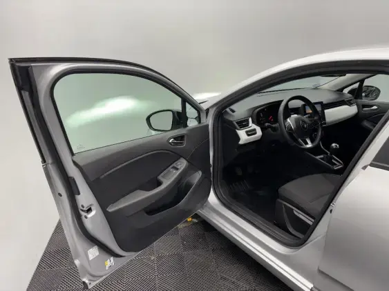 RENAULT CLIO V - voiture d'occasion - Photo 18