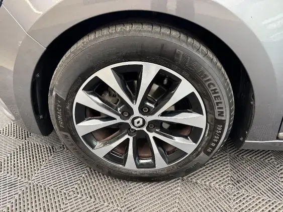 RENAULT CLIO V - voiture d'occasion - Photo 23