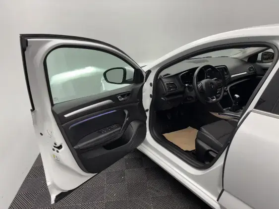 RENAULT MEGANE IV - voiture d'occasion - Photo 17