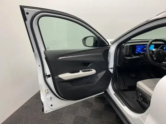 RENAULT SCENIC V ELECTRIQUE - voiture d'occasion - Photo 17
