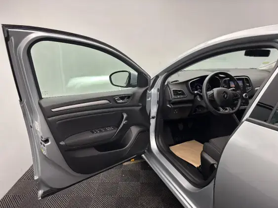 RENAULT MEGANE IV - voiture d'occasion - Photo 17