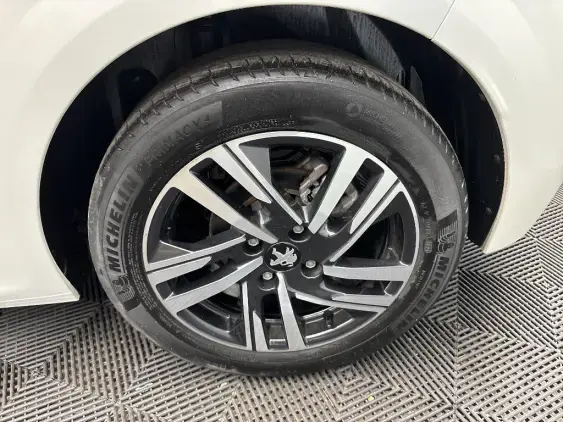 PEUGEOT 208 II - voiture d'occasion - Photo 20