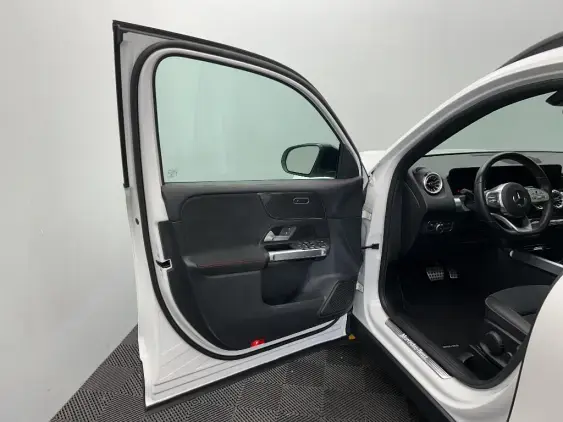 MERCEDES-BENZ GLB - voiture d'occasion - Photo 17