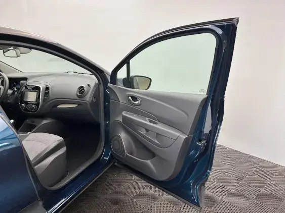 RENAULT CAPTUR - voiture d'occasion - Photo 19