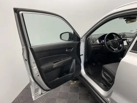 SUZUKI VITARA IV - voiture d'occasion - Photo 18