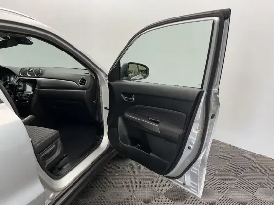SUZUKI VITARA IV - voiture d'occasion - Photo 19