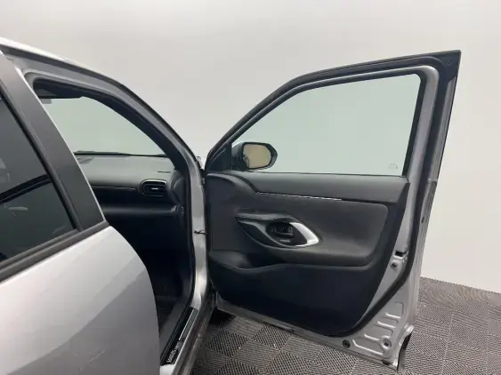 TOYOTA YARIS CROSS I - voiture d'occasion - Photo 17