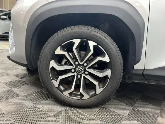 TOYOTA YARIS CROSS I - voiture d'occasion - Photo 19