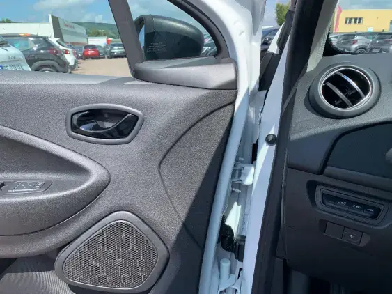 RENAULT ZOE - voiture d'occasion - Photo 17