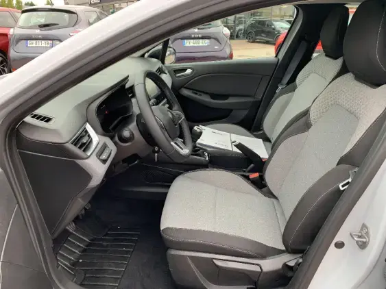 RENAULT CLIO V - voiture d'occasion - Photo 17