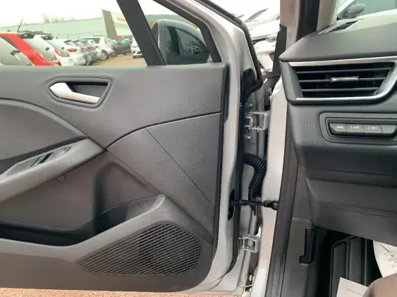 RENAULT CLIO V - voiture d'occasion - Photo 18