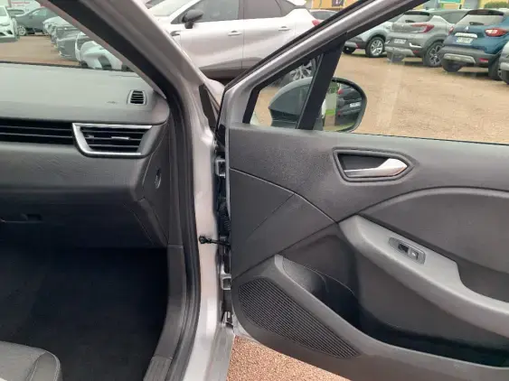 RENAULT CLIO V - voiture d'occasion - Photo 19