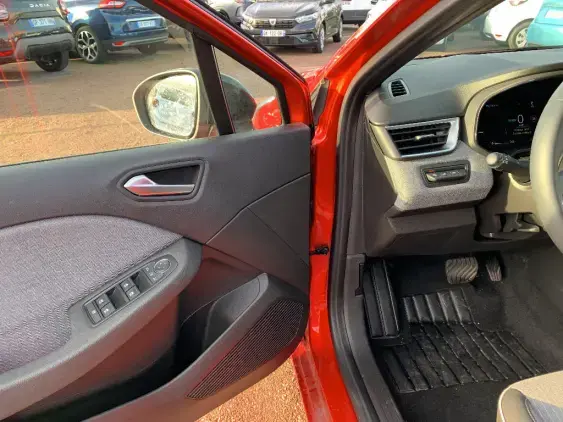 RENAULT CLIO V - voiture d'occasion - Photo 18