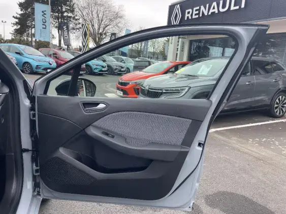 RENAULT CLIO V - voiture d'occasion - Photo 18