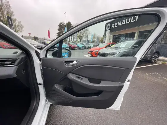 RENAULT CLIO V - voiture d'occasion - Photo 18