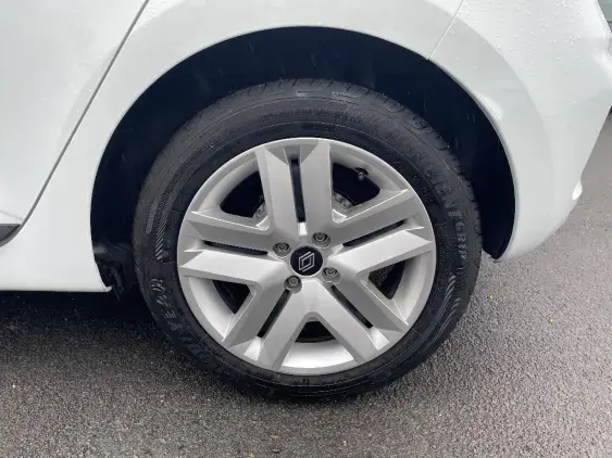 RENAULT CLIO V - voiture d'occasion - Photo 20