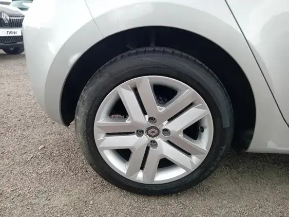 RENAULT CLIO V - voiture d'occasion - Photo 21