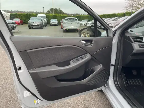 RENAULT CLIO V - voiture d'occasion - Photo 17