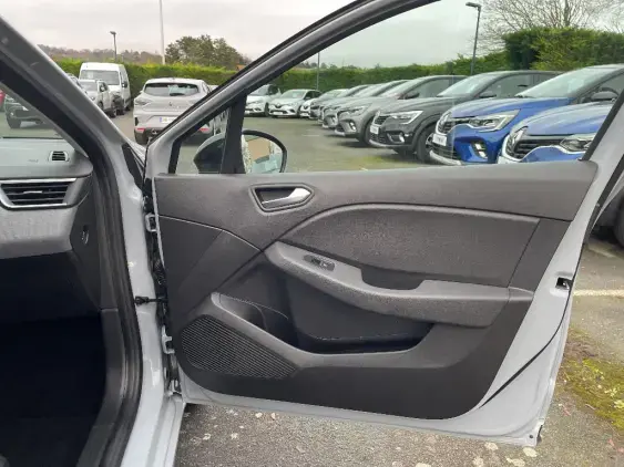 RENAULT CLIO V - voiture d'occasion - Photo 18