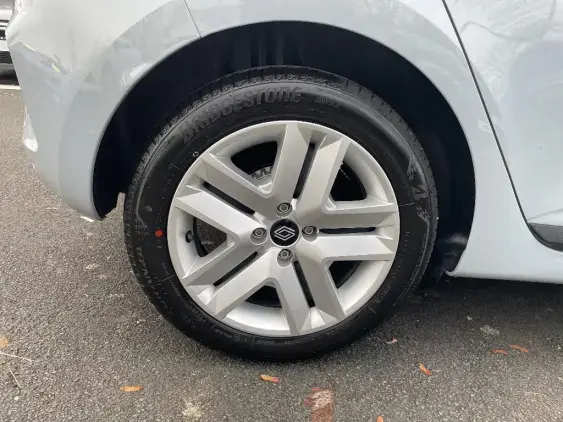 RENAULT CLIO V - voiture d'occasion - Photo 19