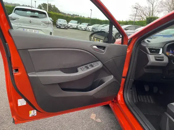 RENAULT CLIO V - voiture d'occasion - Photo 17