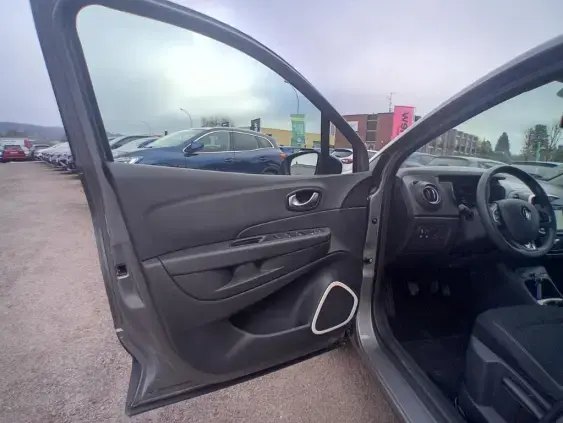 RENAULT CAPTUR - voiture d'occasion - Photo 17