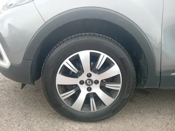 RENAULT CAPTUR - voiture d'occasion - Photo 19