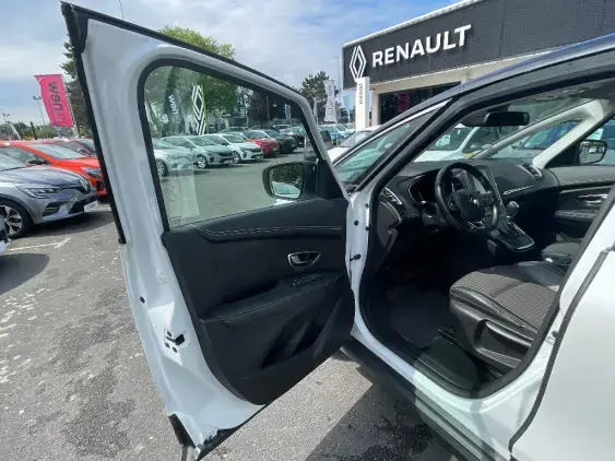 RENAULT SCENIC IV - voiture d'occasion - Photo 17