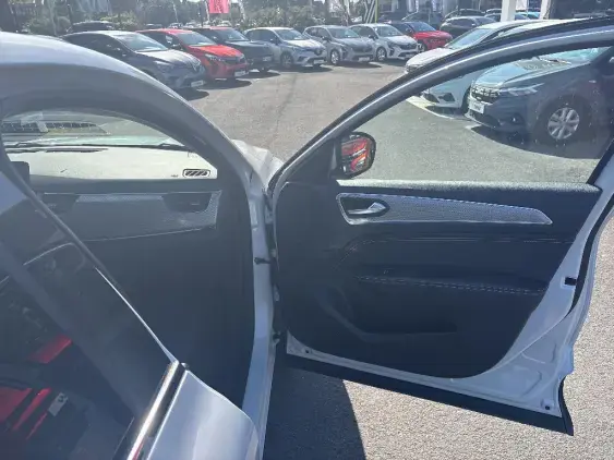 RENAULT ARKANA - voiture d'occasion - Photo 18
