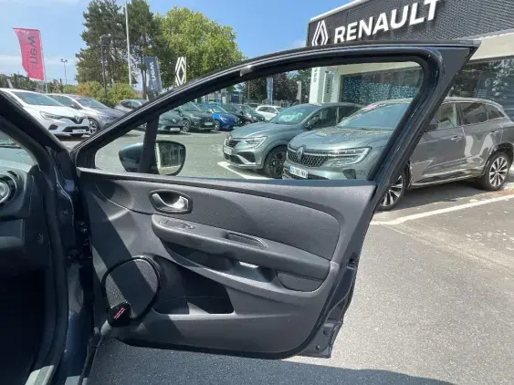 RENAULT CLIO IV - voiture d'occasion - Photo 16
