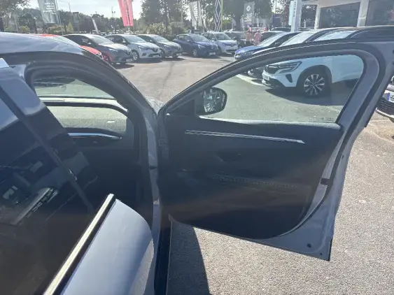 RENAULT MEGANE V - voiture d'occasion - Photo 17