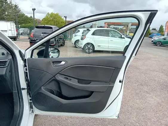 RENAULT CLIO V - voiture d'occasion - Photo 18